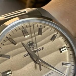 Découvrez l'élégance et la performance avec la montre à quartz ADDIESDIVE AD2030 ! Découvrez l'élégance et la performance avec la montre à quartz ADDIESDIVE AD2030 !