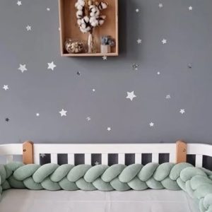 Créez un cocon de douceur et de sécurité avec notre tour de lit tressé pour bébé !